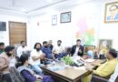 ओमेक्स सोसाइटी के लोग आवार कुत्तों से परेशान, महापौर विकास से मुलाकात कर की निजता दिलाने की मांग 