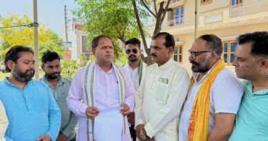 बिना लाईसेंस कारोबार करने वालों पर लगेगा जुर्मानाः मेयर।रूद्रपुर में अब नाम और धर्म छुपाकर काम नहीं कर पायेंगे बाहरी लोग