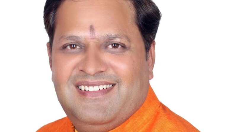 मेयर और पालिकाध्यक्षों के अधिकार छीनने वाला शासनादेश निरस्त।शहरी विकास अनुभाग ने जारी किया नया आदेश।महापौर विकास शर्मा ने मुख्यमंत्री का जताया आभार