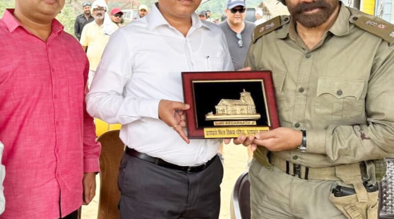 सन्नी पाजी फिर बार्डर टू में मचायेंगे धमाल।देहरादून के हल्दूवाला में सूटिंग शुरू।उत्तराखण्ड फिल्म विकास परिषद के मुख्य कार्यकारी अधिकारी बंशीधर तिवारी ने की मुलाकात 