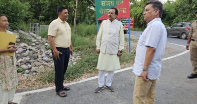 संजय वन चेतना केंद्र पहुंचे सांसद अजय भट्ट   अधिकारियों को दिए संजय वन को और अधिक आकर्षक पर्यटन स्थल के रूप में विकसित के निर्देश 