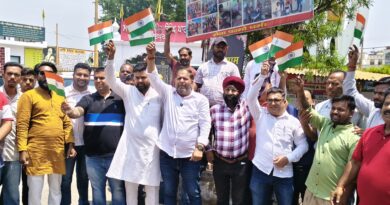 पाकिस्तान के खिलाफ सर्जिकल स्ट्राईक पर मनाया जश्न  भारत ने विश्व को कराया अपनी ताकत का अहसासः मेयर