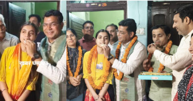 रुद्रपुर की बेटी कृतिका मदान का CBSE 12th में आल इंडिया थर्ड रैंक पर, शहर में खुशियों का माहौल  सीएम धामी, विधायक शिव अरोरा, समाजसेवी गाबा सहित बड़ी संख्या में शहरवासियों ने दी बधाई