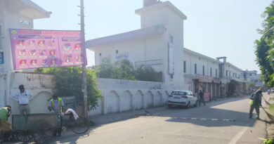 चमाचम सड़क अभियान में नगर निगम की टीम ने चमकाई सड़कें