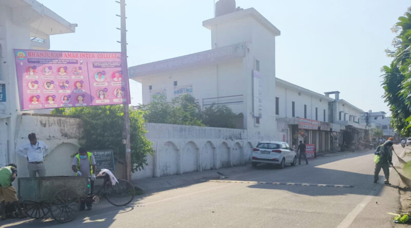 चमाचम सड़क अभियान में नगर निगम की टीम ने चमकाई सड़कें
