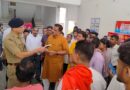 विवाहिता के हत्यारोपियों की गिरफ्तारी न होने पर एसएसपी कार्यालय पर किया प्रदर्शन   एसएसपी को ज्ञापन सौंपकर जताई नाराजगी 