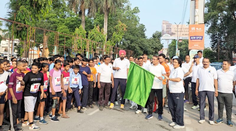 11वें अंतर्राष्ट्रीय योग दिवस के उपलक्ष्य में रन फॉर योगा व नशामुक्त जागरूकता रैली आयोजित 