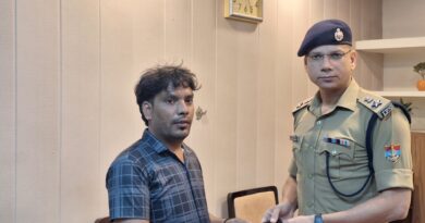 एसएसपी मणिकांत मिश्रा ने खोए फोन लौटाकर लौटाई चेहरों पर मुस्कान; ₹20 लाख से अधिक के मोबाइल बरामद, CEIR पोर्टल ने निभाई अहम भूमिका