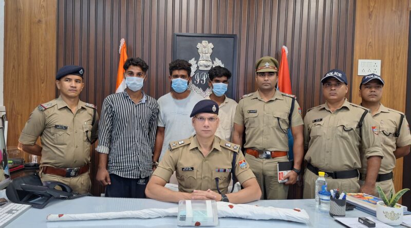 सितारगंज में फायरिंग के तीन आरोपी बंदूक के साथ गिरफ्तार