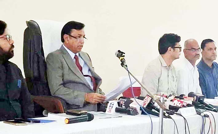 उत्तराखंड में पंचायत का फुका बिगुल।सरकार ने चुनाव के तारीखों का किया ऐलान  देखिए किस तारीख शुरू होगी पूरी प्रक्रिया,कम होगी मतगणना 