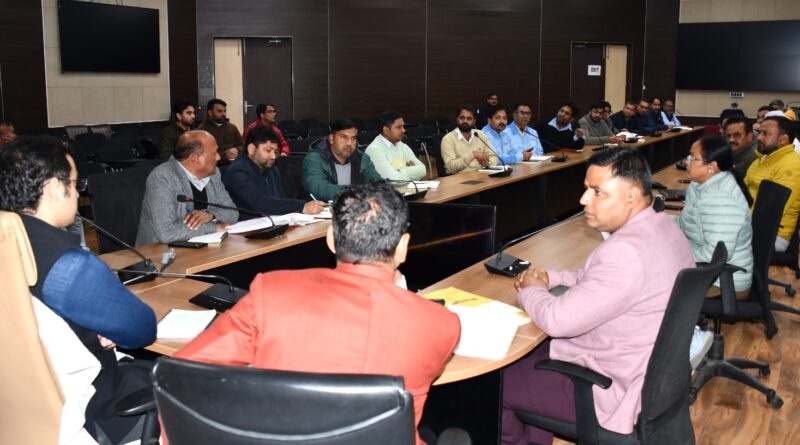 कल्याणी नदी में दूषित पानी छोड़ने वालों पर होगी सख्त कार्यवाही।मुख्य विकास अधिकारी ने विभिन्न कंपनियों के अधिकारियों के साथ की बैठक,एक माह की दी मौहलत