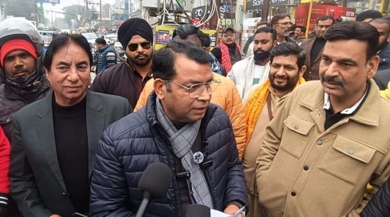 विधायक शिव अरोरा ने काशीपुर बाईपास का अधिकारियो संग किया पैदल भ्रमण! डिवाइडर के 60- 60 फिट तक दोनों ओर होगा सड़क निर्माण कार्य, यूटिलिटी शिफ्टिंग का कार्य होगा जल्द प्रारंभ।विधायक ने बोले जनता से किया वादा अब धरातल पर पूरा होता नजर आयेगा काशीपुर बाईपास दिखेगा जाममुक्त