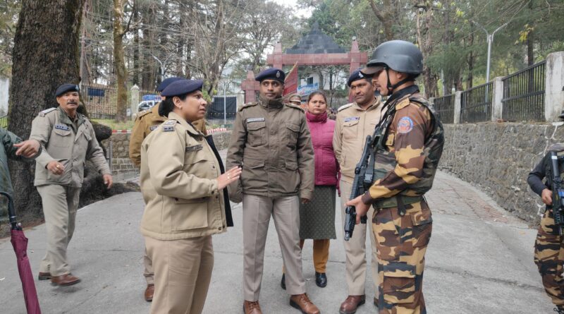 उत्तराखंड के न्यायलयों की बढ़ाई जायेगी सुरक्षा।लगातार मिल रही धमकियों के बाद मुख्यालय से जारी हुए आदेश।पुलिस के साथ पीएसी होगी तैनात,हर जनपद में Quick Response Teams का गठन करने के आदेश 