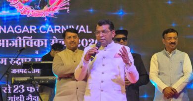 उधम सिंह नगर कार्निवाल सरस आजीविका मेला के नौवे दिन उत्तराखंड के बॉलीवुड स्टार गायक पवनदीप राजन ने मचाया धमाला