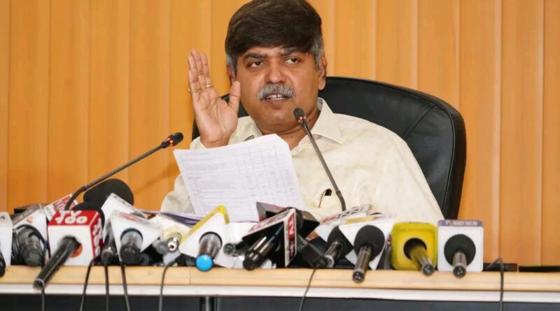 उत्तराखंड का बड़ा सकल घरेलू उत्पाद,प्रति व्यक्ति आय में भी बढ़ोत्तरी।प्रमुख सचिव डॉ. आर. मीनाक्षी सुन्दरम ने मीडिया सेंटर में जारी किए आंकड़े 