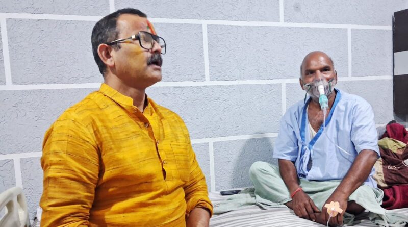 वरिष्ठ भाजपाई अजय तिवारी ने हॉस्पिटल पहुँचकर जाना हालचाल