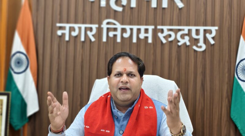 नशा माफिया नाजिम के घर पर चलेगा बुल्डोजर: महापौर  नगर निगम ने नशा तस्कर के घर पर थमाया नोटिस