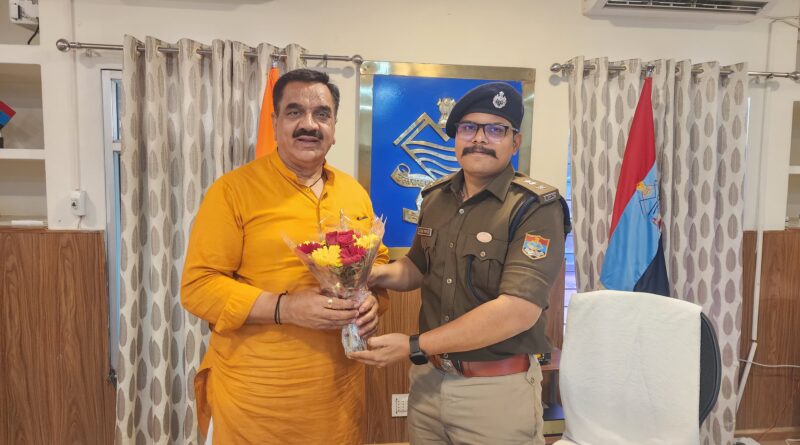 एसएसपी अजय गणपति से मिले पूर्व विधायक ठुकराल,नशा और अवैध हथियारों का उठाया मुद्दा 