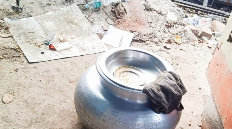 रुद्रपुर में मंगलवार को बंदी के वाबजूद नॉनवेज परोसने पर सामान जब्त