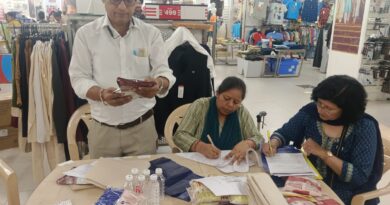 ऊधमसिहनगर में नवरात्र से पहले खाद्य प्रतिष्ठानों पर खाद्य विभाग की छापेमारी।चारों जगहों से भरे सैम्पल,दुकानदारों में मचा हड़कंप