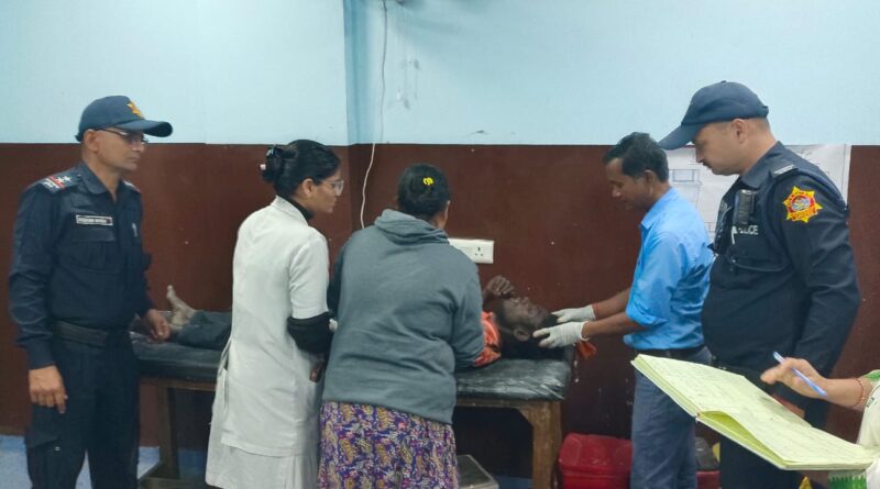 खाकी की मानवता,हाईवे पर तड़प रहे हादसे मे घायल को VIP ड्यूटी से लौट रही रुद्रपुर CPU टीम ने तत्काल पहुंचाया अस्पताल।समय रहते प्राथमिक उपचार मिलने से टली बड़ी अनहोनी