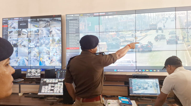 होली 🫟 पर्व के दृष्टिगत SSP अजय गणपति ने कंट्रोल रूम का किया औचक निरीक्षण।सुरक्षा व्यवस्थाओं का लिया जायजा।शांतिपूर्ण होली के लिए पुलिस अलर्ट: जीरो रिस्पॉन्स टाइम’ के साथ रहेगी पैनी नजर।