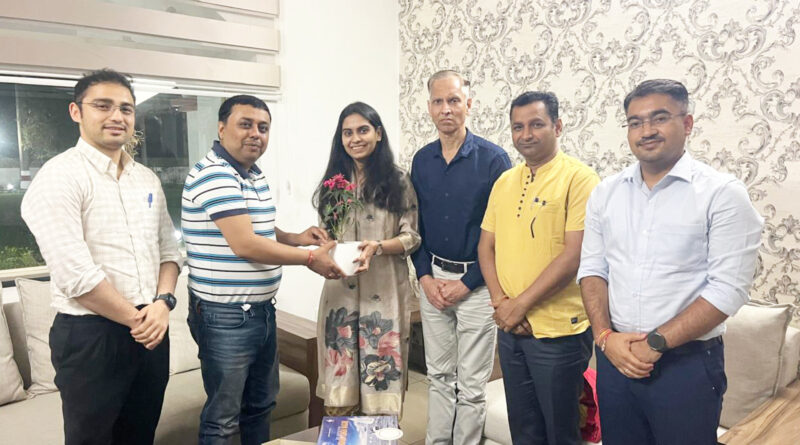 यूपीएससी में किच्छा की शांभवी तिवारी ने 46वीं रैंक हासिल कर बढ़ाया जिले का गौरव।  डीएम समेत अन्य अधिकारियों ने दी बधाई 