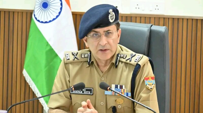 चारधाम यात्रा-2026″ को लेकर डीजीपी उत्तराखण्ड की हाई-लेवल बैठक, सुरक्षा से यातायात तक तैयारियों की गहन समीक्षा ।2 ADG सहित 4 IG करेंगे चारों धामों सहित यात्रा रूट का स्थलीय निरीक्षण।यात्रा के सकुशल संचालन में लगभग 7000 पुलिसकर्मी 24×7 रहेंगे मुस्तैद