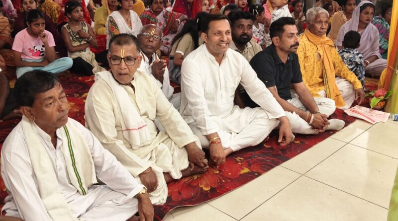 राजीवनगर में महानाम संकीर्तन में साथियों सहित पहुंचे तनेजा, गाबा और मुंजाल, माथा टेककर प्राप्त किया आर्शीवाद