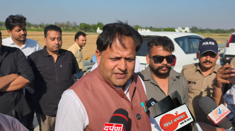 महापौर ने रिंग रोड का निरीक्षण कर खोली झूठे आरोपों की पोल विपक्ष के आरोपों को बताया ‘झूठ का पुलिंदा’ मदारी और डमरू वाले तंज के साथ महापौर का पूर्व विधायक पर हमला