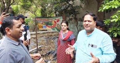 सरकारी जमीन पर ‘अवैध मजार’ का खेल बेनकाब।महापौर के औचक निरीक्षण में खुला लैंडजिहाद का राज।खेड़ा में घर पर बनाई गई अवैध मजार सील ।भू-माफिया के खिलाफ अब ध्वस्तीकरण की तैयारी