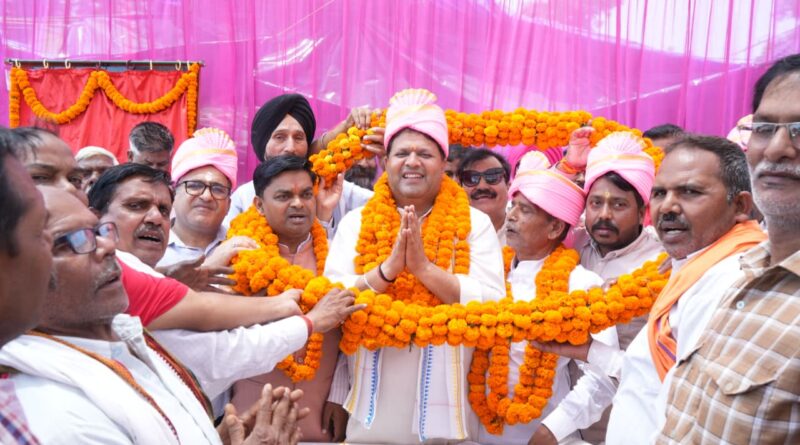 महापौर ने किया सब्जी मण्डी पुनर्निर्माण कार्य का शिलान्यास।करीब 50 लाख की लागत से मिलेंगी आधुनिक सुविधाएं