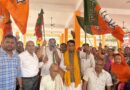 पश्चिम बंगाल में मुख्यमंत्री शुभेंदु अधिकारी के नेतृत्व वाली भाजपा की सरकार बनने पर मुखर्जी नगर में विधायक शिव अरोड़ा ने कार्यकर्ताओं संग झालमुड़ी बाटकर खुशी का इजहार किया