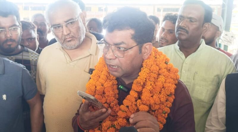 बिगवाड़ा मंडी मे विधायक शिव अरोरा के हस्तक्षेप के बाद 150 फल- सब्जी थोक विक्रेता व्यापारी की बची रोज रोटी। 20 वर्ष से मंडी मे कर रहें व्यापार!अब पूर्व की भाति यथास्थिति रहेगी जारी।