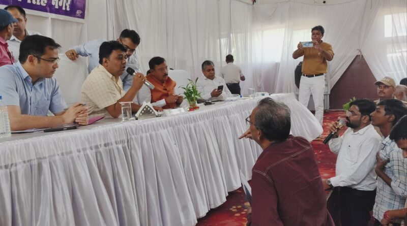 किच्छा में डीएम नितिन भदौरिया की मौजूदगी में तहसील दिवस आयोजित,115 शिकायातें हुए दर्ज,47 का मौके पर ही हुआ निस्तारण 