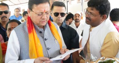 जन समस्याओं का समाधान सरकार की प्राथमिकता,धामी।दो दिवसीय भ्रमण पर खटीमा पहुंचे मुख्यमंत्री ने जनता व जनप्रतिनिधियों से मुलाकात कर सुनी जनसमस्याएं।