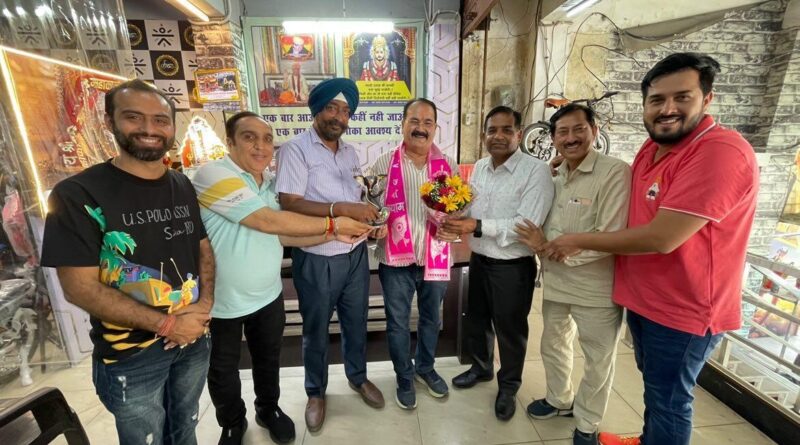 प्रदेश व्यापार मंडल द्वारा अशोक छाबड़ा को तीन जनपदों का प्रभारी बनाए जाने पर स्वागत!व्यापारियों के हितों की लड़ाई को मिलेगी नई दिशा, संगठन होगा और अधिक मजबूत : हँसपाल 