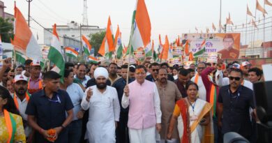 खटीमा में मुख्यमंत्री धामी के नेतृत्व में निकली भव्य “प्रगति पथ यात्रा”, हजारों लोगों ने लिया उत्साहपूर्वक भाग लिया