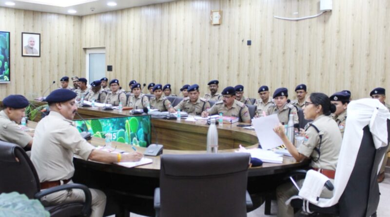 आईजी कुकरेती ने जनपद चम्पावत का किया भ्रमण, भारत-नेपाल सीमा सुरक्षा व्यवस्थाओं का निरीक्षण एवं समीक्षा बैठक आयोजित