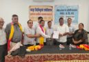 रुद्रपुर व्यापार मंडल व डिस्ट्रीब्यूटर एसोसिएशन के तत्वावधान में लगा फूड लाइसेंस कैंप, 50 से अधिक व्यापारियों को मौके पर मिला लाइसेंस।डिप्टी कमिश्नर, खाद्य संरक्षण एवं औषधि प्रशासन कुमाऊँ मंडल डॉ. आर. एस. कठायत ने व्यापारियों से कहा कि खाद्य सामग्री में किसी भी तरह कोताही न बरते।