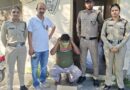 बाजपुर में आबकारी विभाग की छापेमारी,एक पेटी देशी शराब के साथ एक गिरफ्तार 