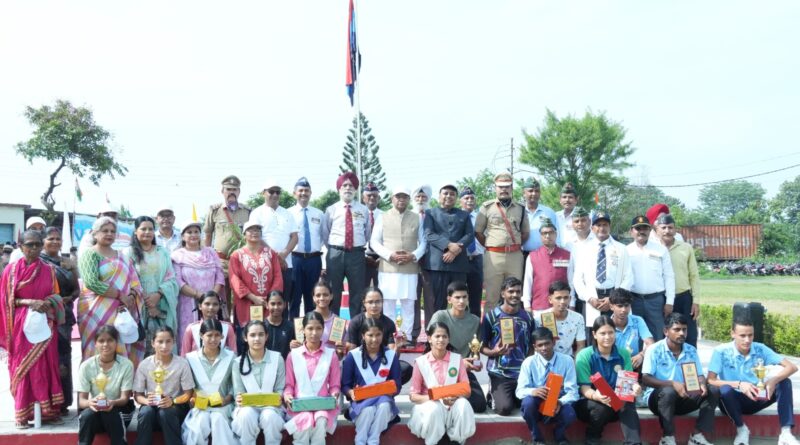 शौर्य दिवस के रूप में  मनाया गया 27 वां कारगिल विजय दिवस।पुलिस लाइन स्थित शहीद स्मारक स्थल पर विधायक समेत तमाम अधिकारियों ने दी शहीदों को श्रद्धापूर्वक।