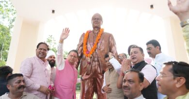 मुख्यमंत्री ने कलेक्ट्रेट परिसर महान क्रांतिकारी शहीद ऊधम सिंह की 9 फीट ऊँची कांस्य प्रतिमा का विधिवत किया अनावरण 