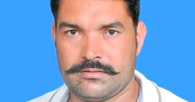 *रुद्रपुर में मुफ्ती की विवादित तकरीर पर बवाल, शुक्ला के करीबी गफ्फार खां ने लगाई बयानवीर नेताओं और ईदगाह कमेंट लताड़।*विधायक शिव को दी नसीहत,बोले आस-पास की विधानसभाओं का भी रख लेते ख्याल* 