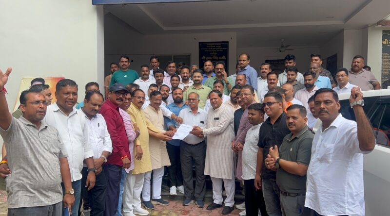क्षत्रीय समाज को महापौर विकास शर्मा की बड़ी सौगात।महासभा की मांगों पर एक साथ कई अहम घोषणाएं।रिंग रोड का नाम महाराणा प्रताप के नाम पर रखने का प्रस्ताव जाएगा शासन को।दक्ष चौक का नाम भी बदलेगा, क्षत्रीय समाज के लिए कम्युनिटी हॉल बनाने का ऐलान