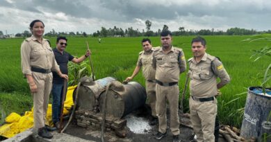 रुद्रपुर के रायपुर और अर्जुनपर गांव में आबकारी विभाग की छापेमारी।03 भट्टियों के साथ 13 हजार लीटर लाहन नष्ट,180 लीटर कच्ची शराब बरामद 