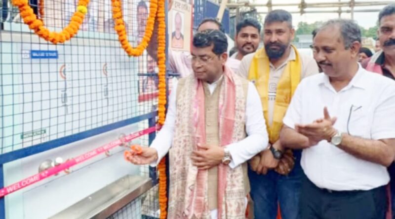 रुद्रपुर इलेक्ट्रिकल एसोसिएशन ट्रस्ट की मांग पर विधायक निधि से लगे शीतल पेयजल पियाऊ का विधायक शिव अरोरा ने किया लोकार्पण।