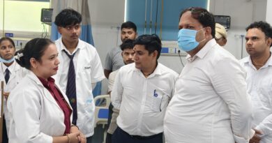 सिलेंडर फटने से झुलसे लोगों का महापौर ने जाना हाल।जिला अस्पताल में बर्निंग यूनिट के लिए करेंगे प्रयास