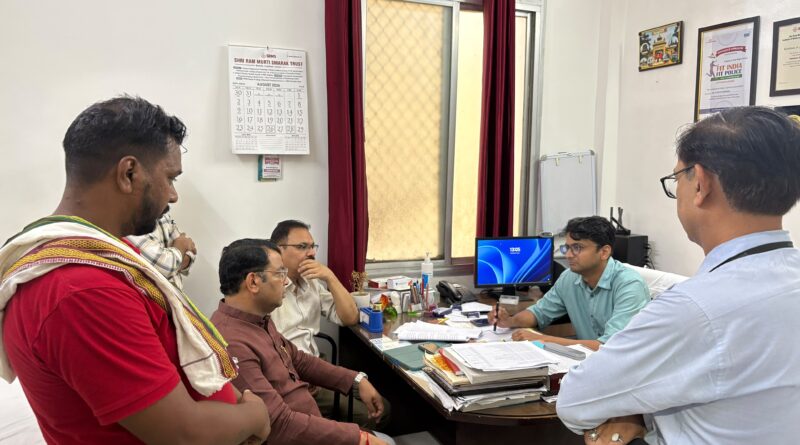 *अभिषेक के इलाज में नहीं आने दी जाएगी कोई कमी, परिवार के साथ पूरी मजबूती से खड़े हैं: शिव अरोरा* *राममूर्ति मेडिकल कॉलेज पहुंचकर विधायक ने जाना अभिषेक का हाल, डॉक्टर से वार्ता कर बेहतर से बेहतर चिकित्सा उपलब्ध करने के दिये निर्देश* 