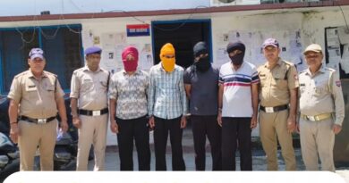 कैश कलेक्शन कर्मी लूट का पुतला ने किया खुलासा,4 गिरफ्तार।एक नाबालिग भी संरक्षण में,4 आरोपी अभी फरार।सीसीटीवी फुटेज की मदद से अभियुक्तों तक पहुंची पुलिस।